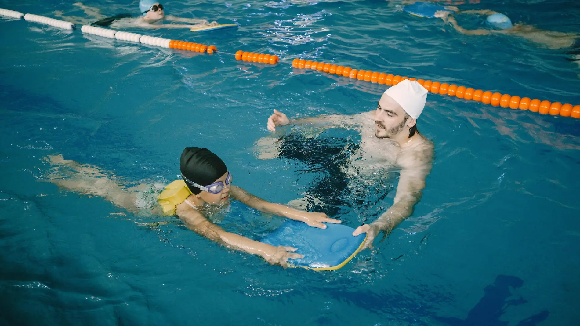 BUAP abre curso de natación en octubre, para niños, jóvenes y adultos